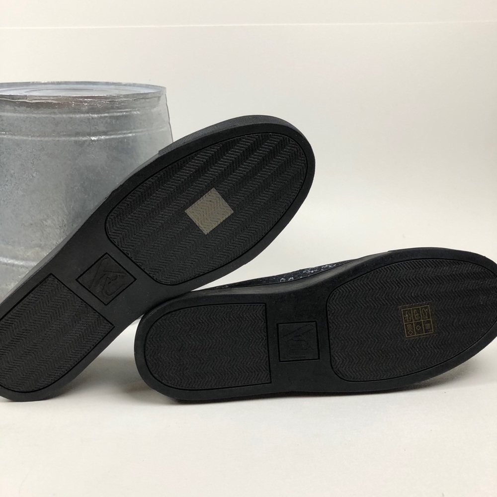 YRU Chill Preach Slip-On Sneakers Unisex M10/W12 - NWT - Picture 10 of 14